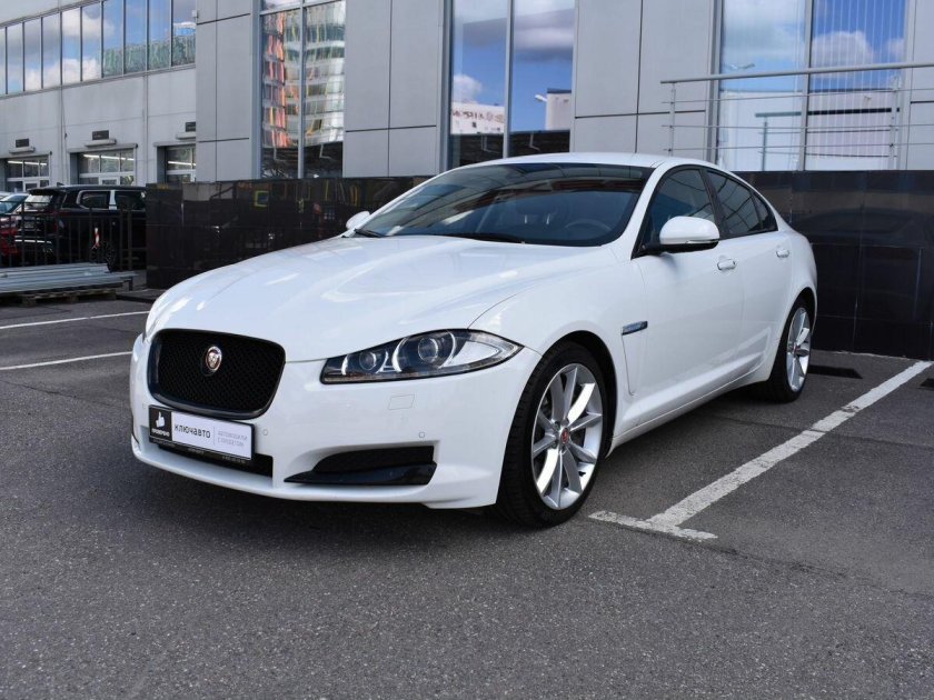 Ягуар XF 2012 белый