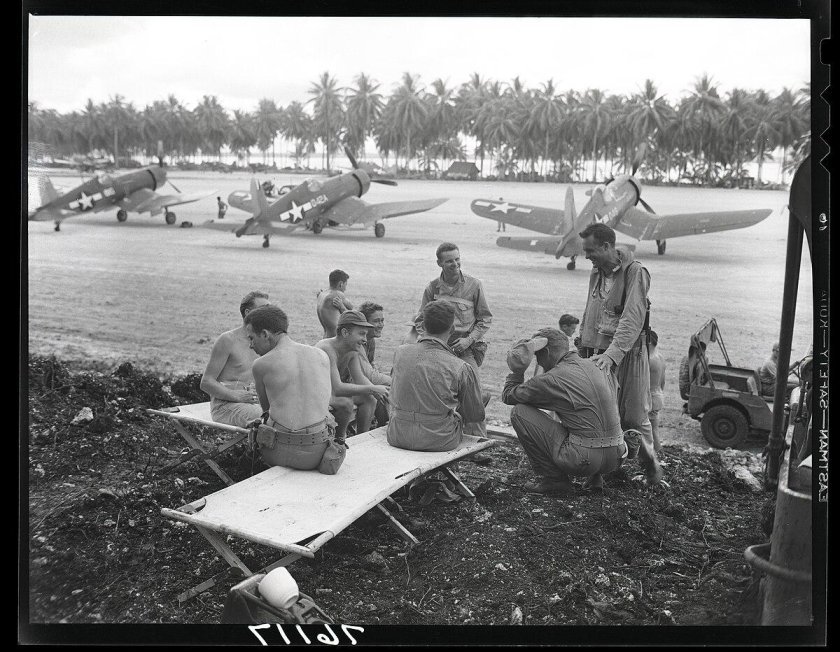 Перемещение во времени на американской авиабазе в 1943 году