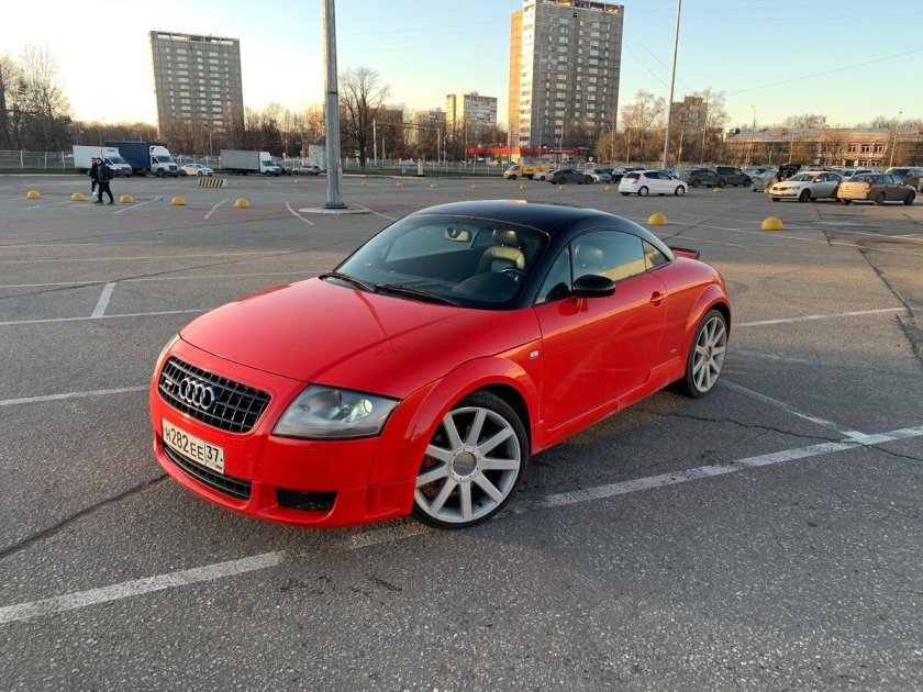 Ауди ТТ 2000г