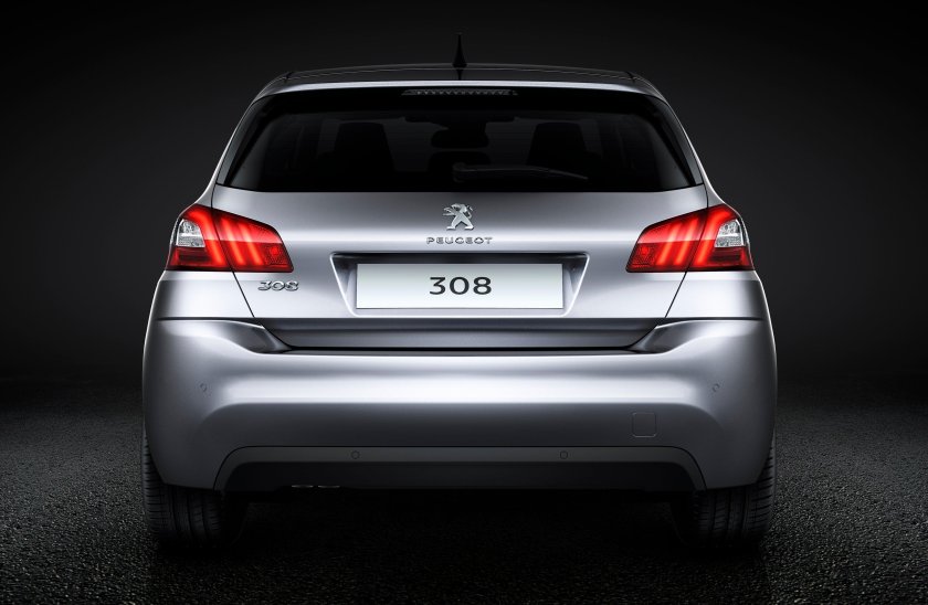 Peugeot 308 сзади