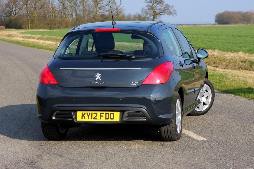 Пежо 308 2008 сзади