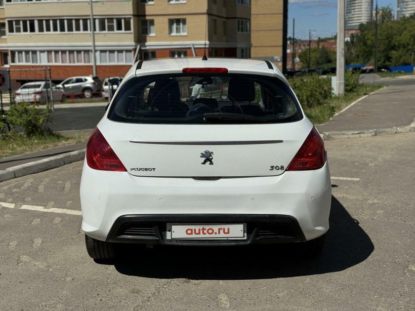Пежо 308 2011 года