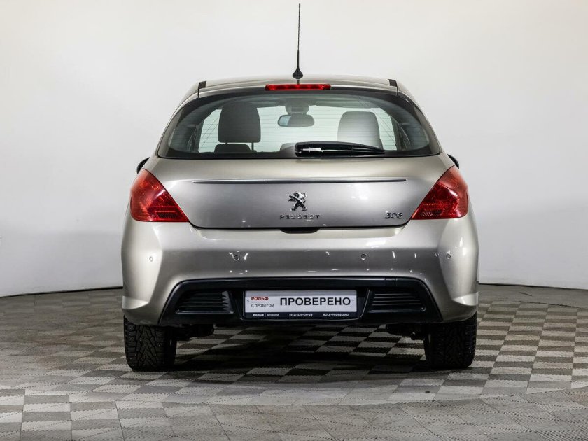 Пежо 308 2010 года