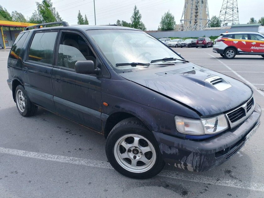 Mitsubishi space wagon iii