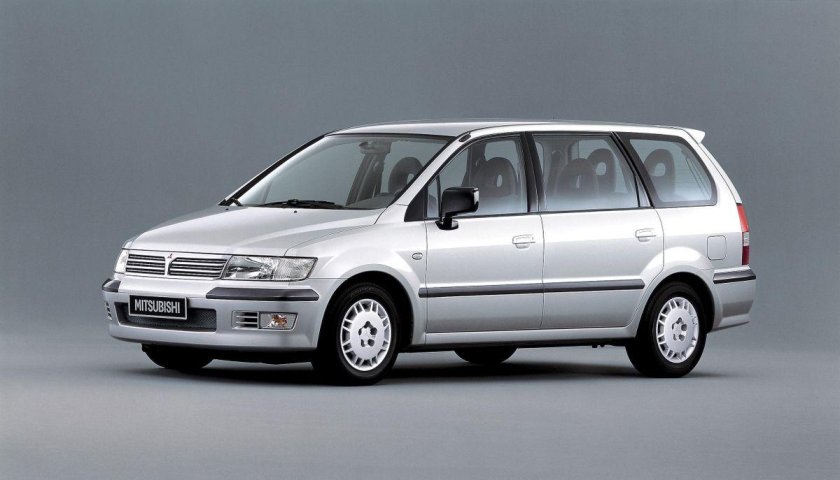 Mitsubishi Space Wagon III