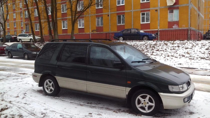 Мицубиси Спейс вагон 2