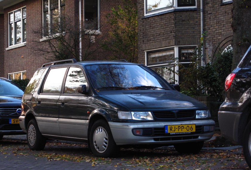 Митсубиси Спейс раннер