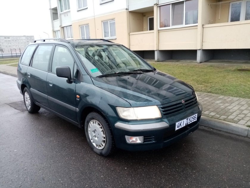 Mitsubishi Space Wagon 2000