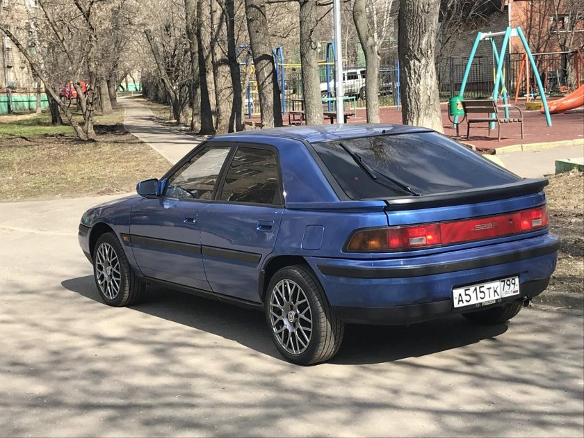 Mazda 323 1993