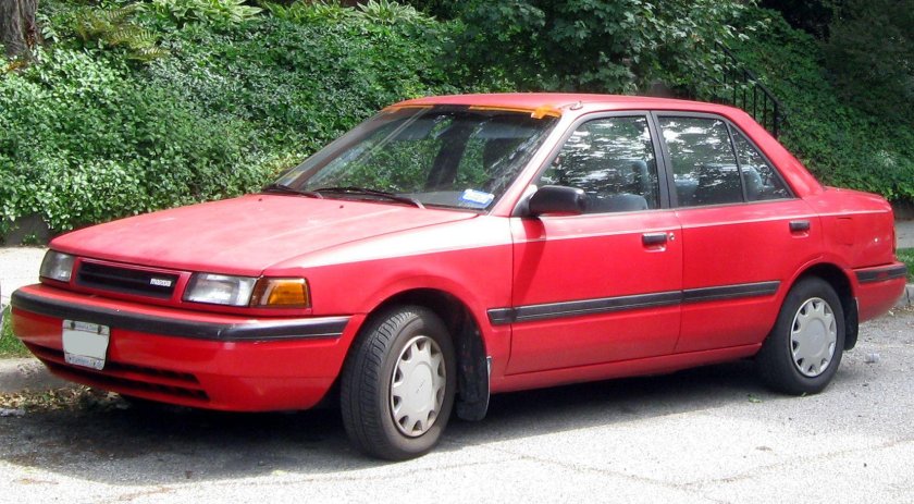 Mazda 323 bg 1990