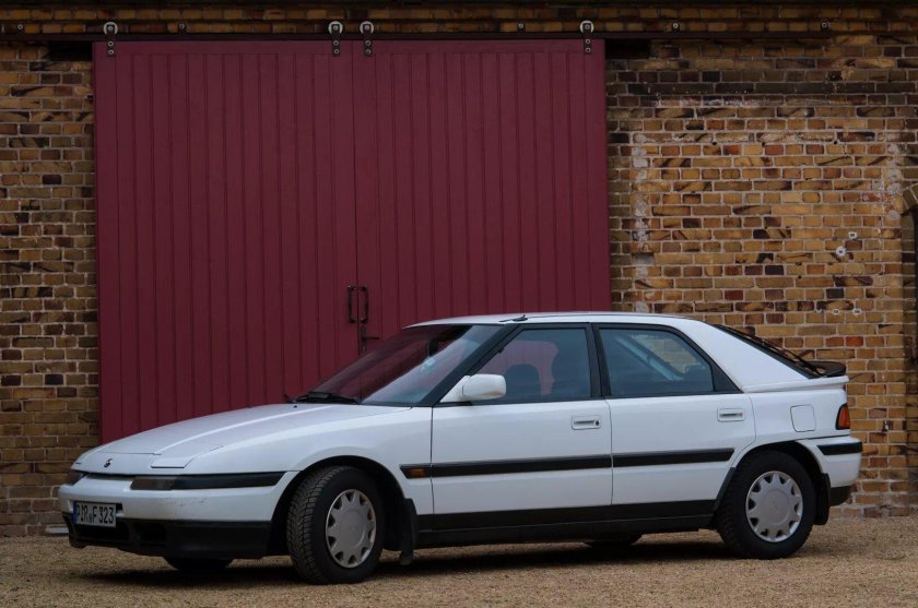 Mazda 323f bg