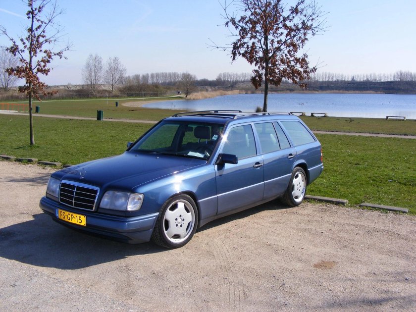 Mercedes w124 универсал