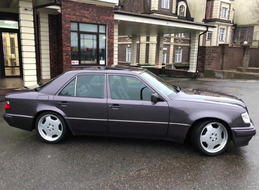 Mercedes-Benz w124 фиолетовый