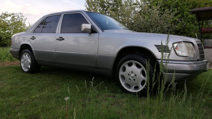 Мерседес 124 серебристый металлик