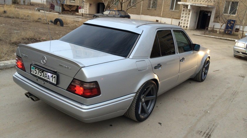 Мерседес Бенц 124 кузов