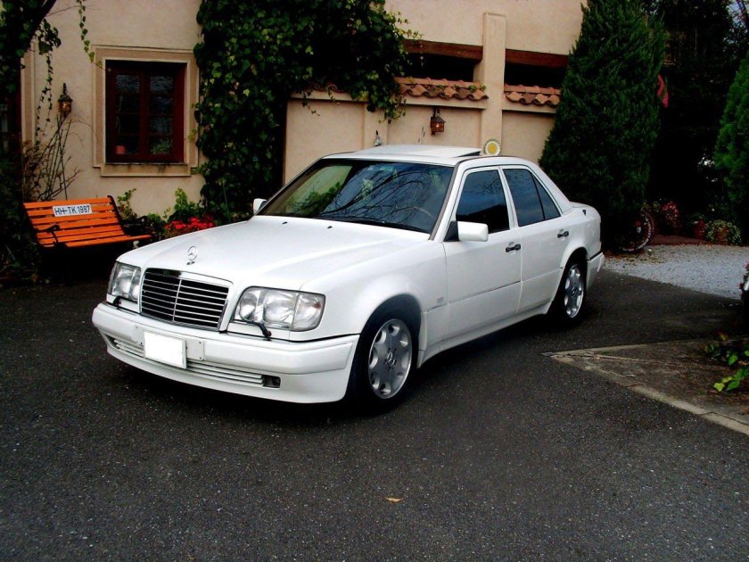 Mercedes-Benz w124 белый