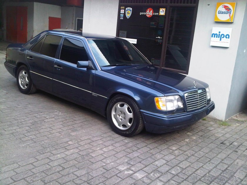 E124 Мерседес