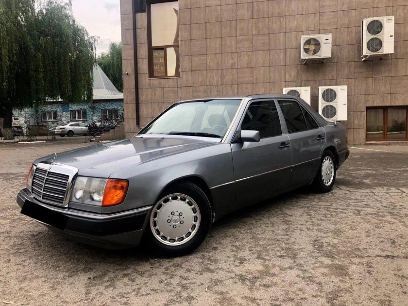 Mercedes-Benz w124 1984