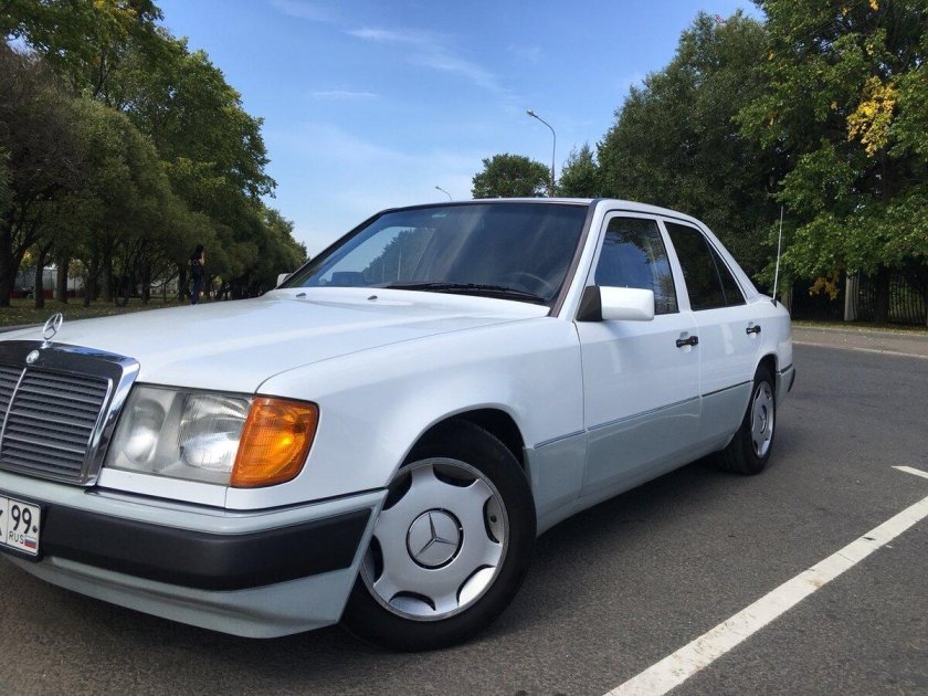 Mercedes-Benz w124 белый