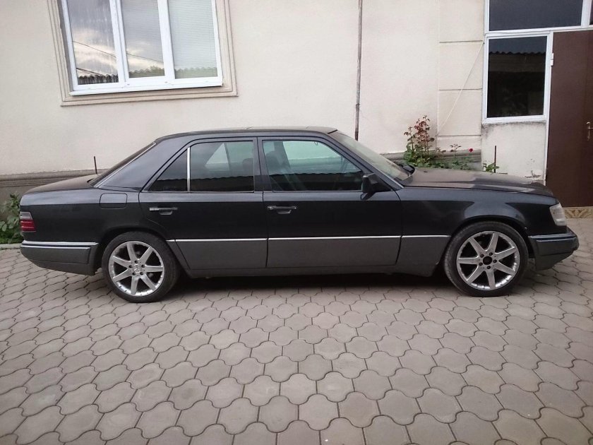 Мерседес w124 серый