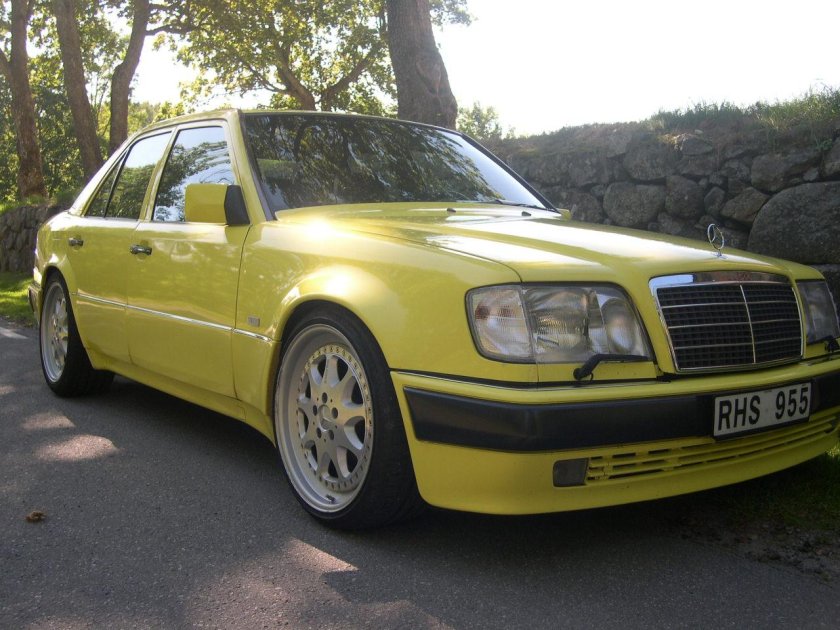 Мерседес w124 желтый