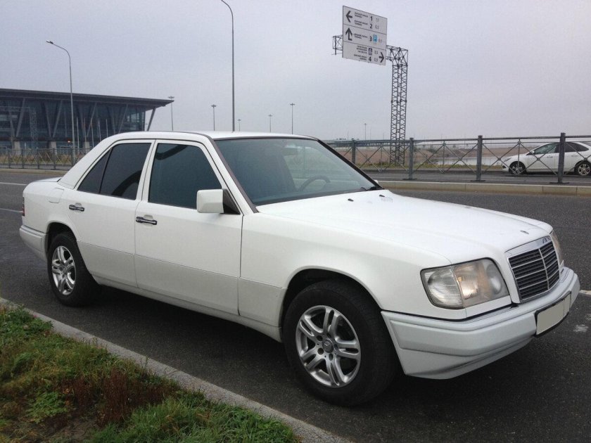 Мерседес 124 белый