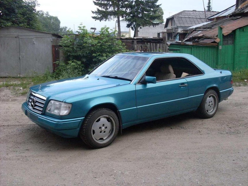 Mercedes-Benz w124 голубой