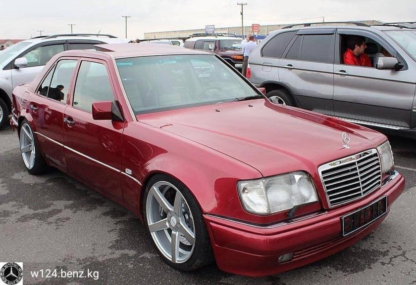 Мерседес w124 красный