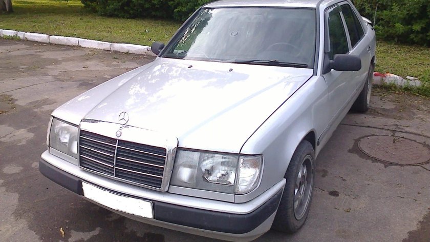 Мерседес 124 серый