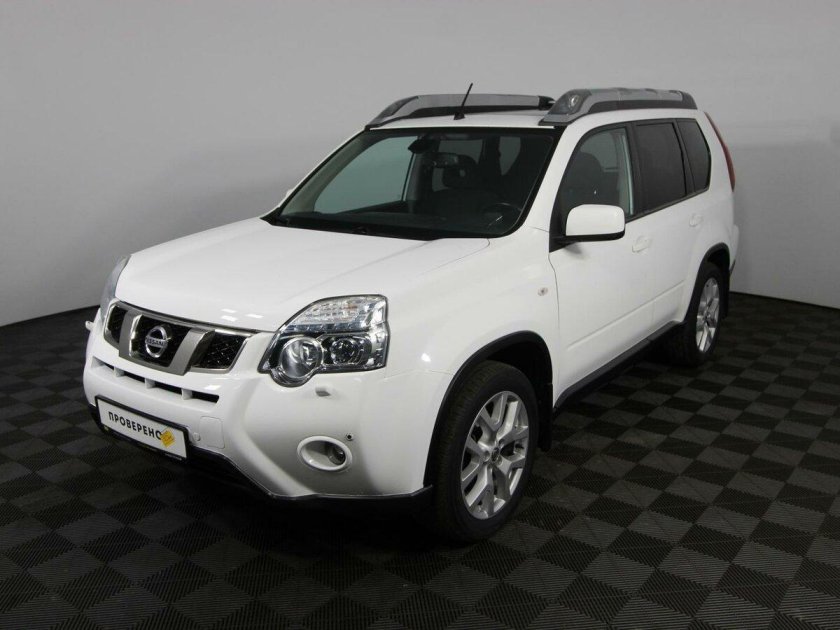 Nissan x-Trail 2011 белый