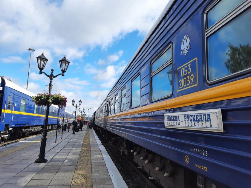 Поезд Москва