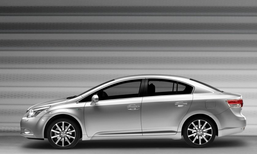 Тойота авенсис седан 2009