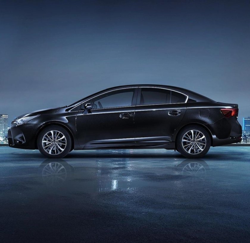 Тойота Авенсис 2022