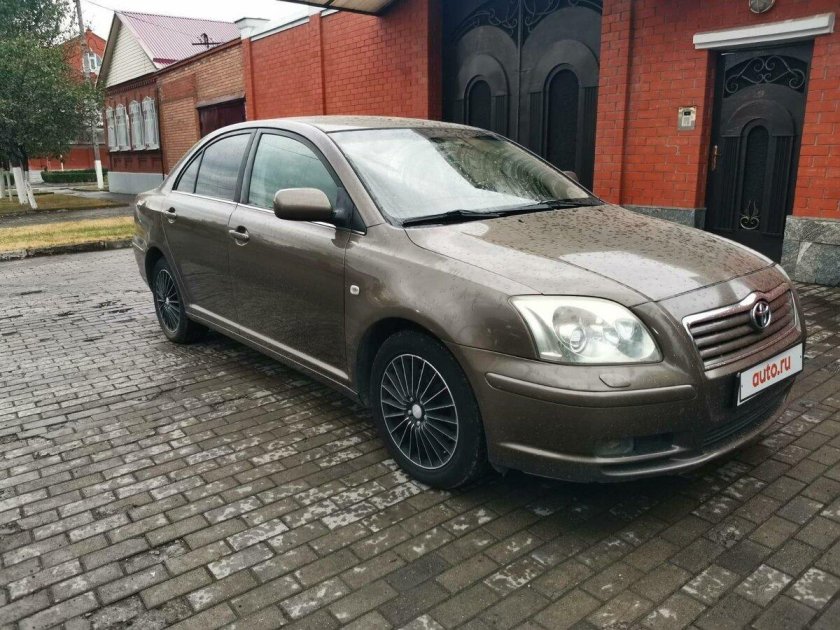 Тойота Авенсис 2003 1.8