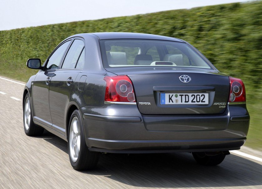 Тойота Авенсис седан 2006