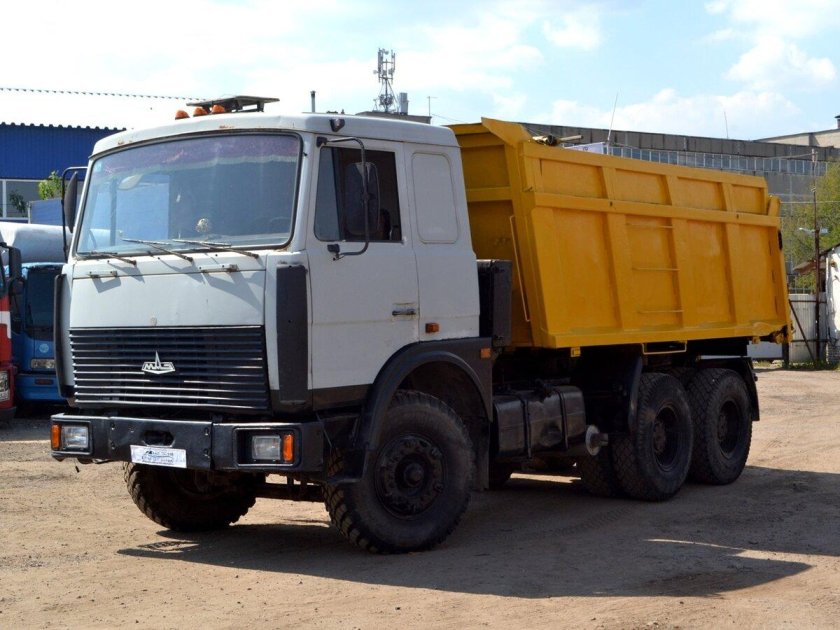 МАЗ-5516 самосвал