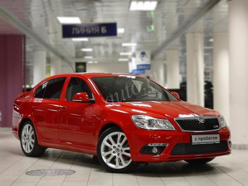 Октавия а5 РС красная