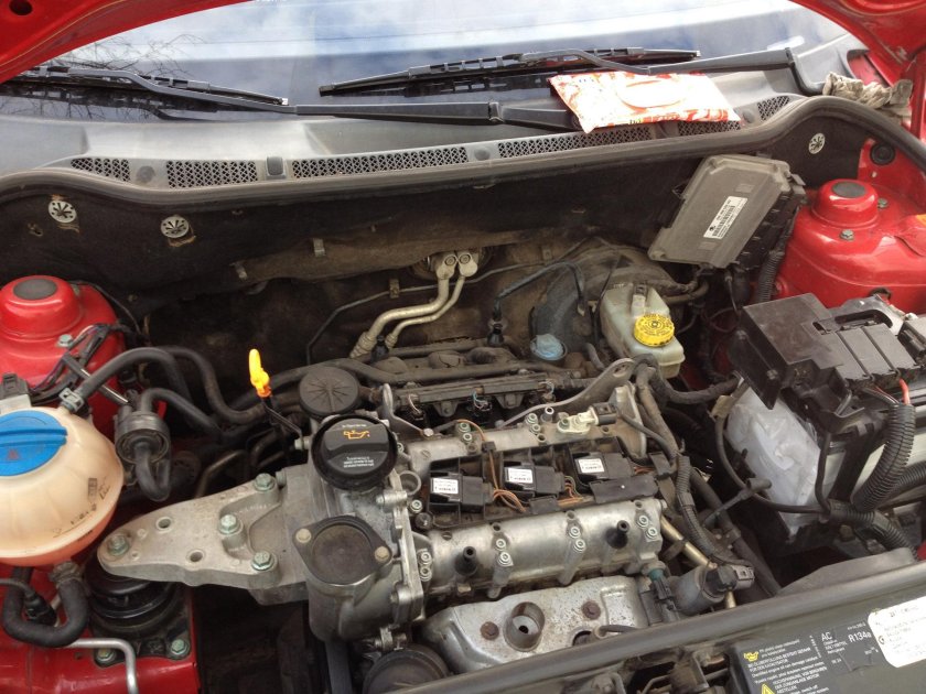 Шкода Фабия 1.2 под капотом