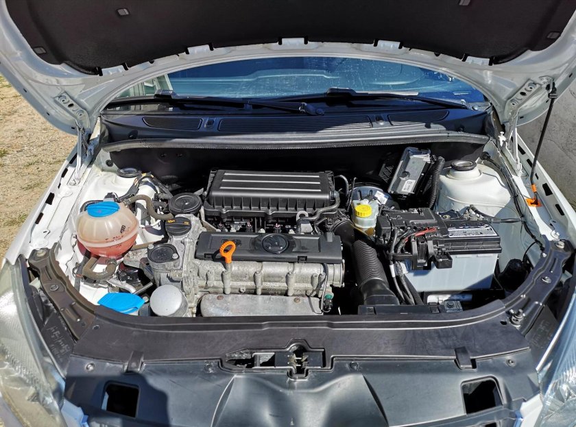 Skoda Fabia 2 под капотом