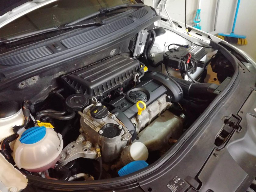 Шкода Фабия 1.2 под капотом