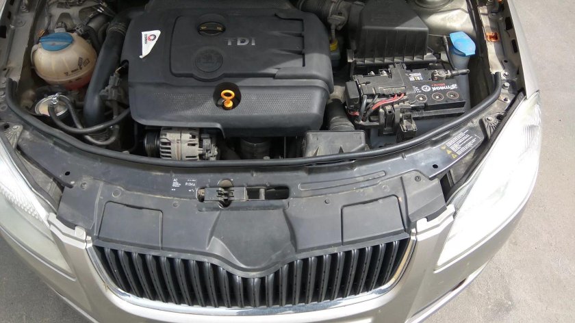 Шкода Фабия 1.2 под капотом