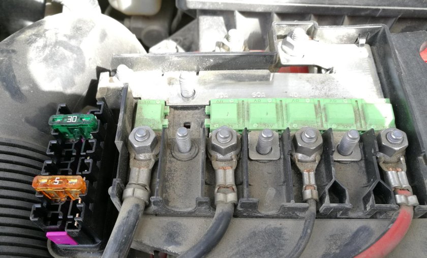 Блок предохранителей Фабия 1.2