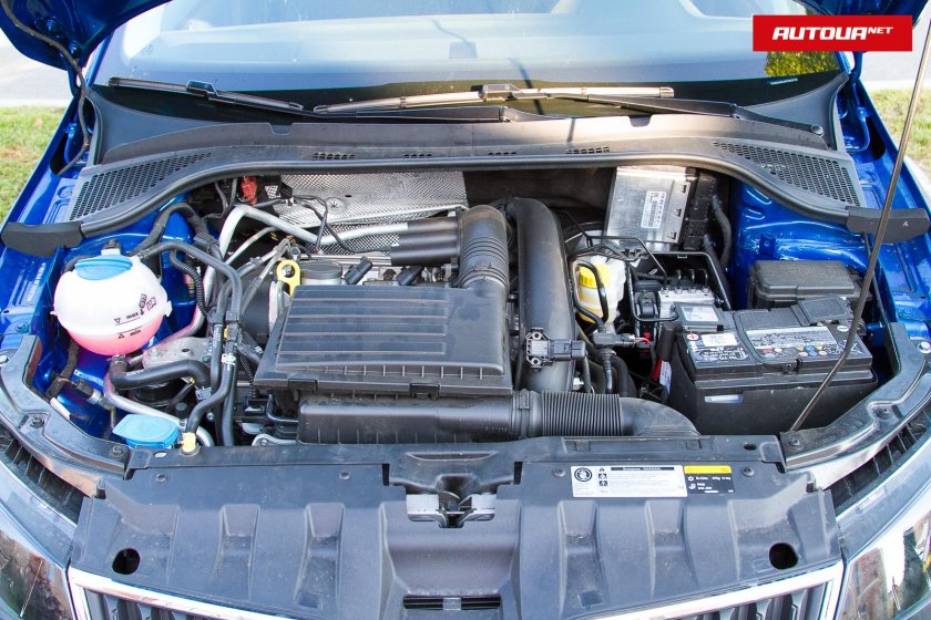 Подкапотное пространство Шкода Румстер 2009 год 1.6 АКПП