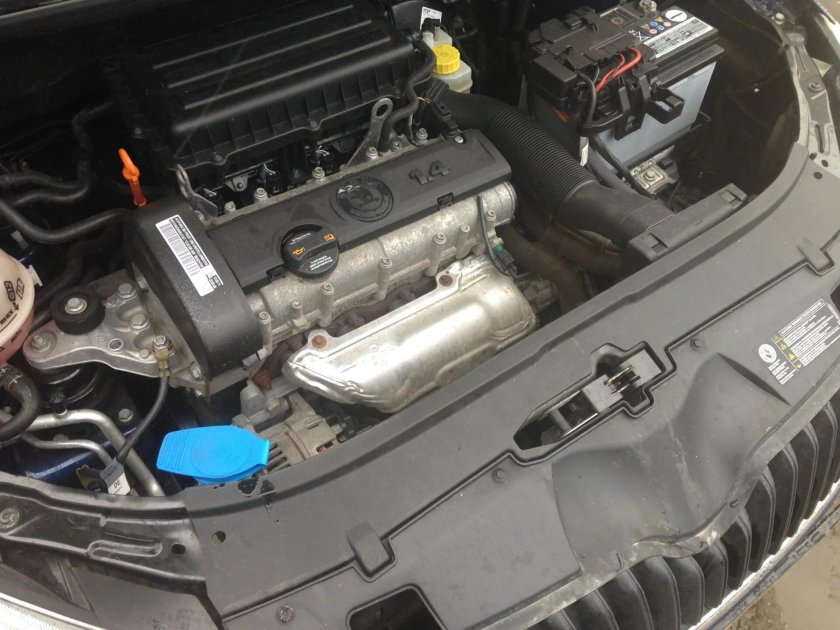 Шкода Фабия 1.2 под капотом