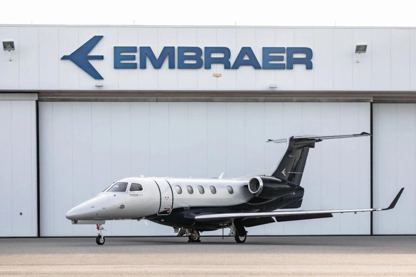 Embraer Phenom 300e Jet