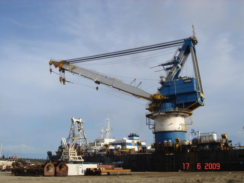 Плавучий кран «черноморец-34»