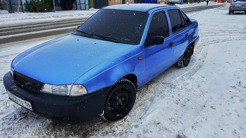 Daewoo Nexia 2 синяя