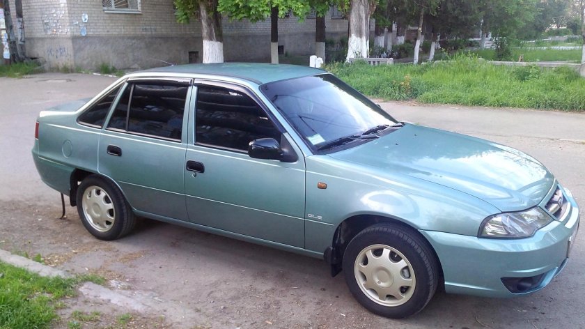 Daewoo Nexia зеленая