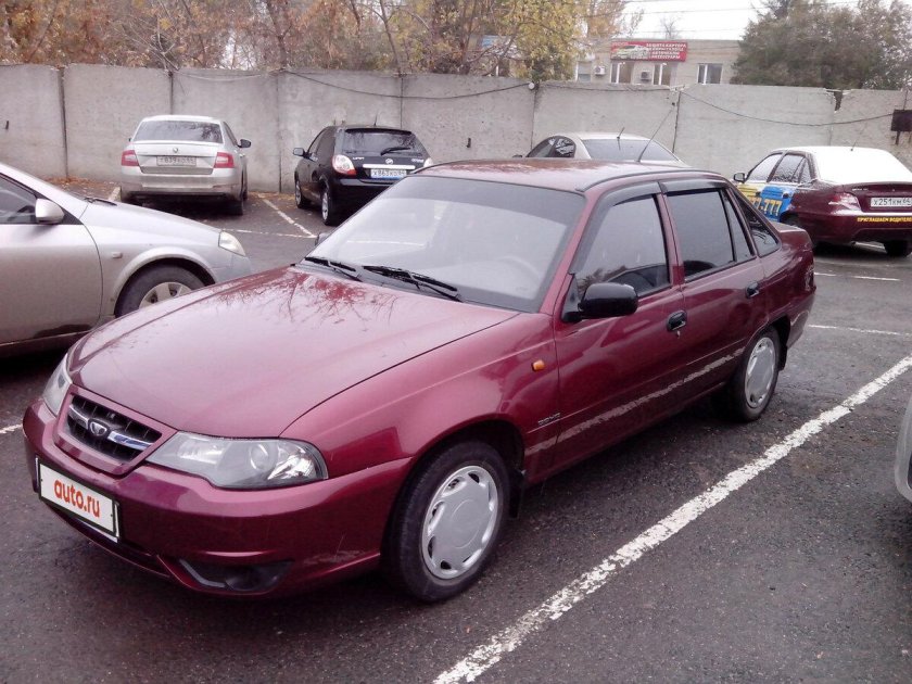 Daewoo Nexia 2005 бордовая