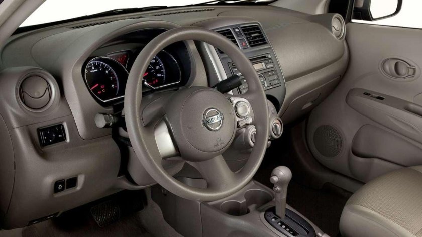 Nissan Versa 2012